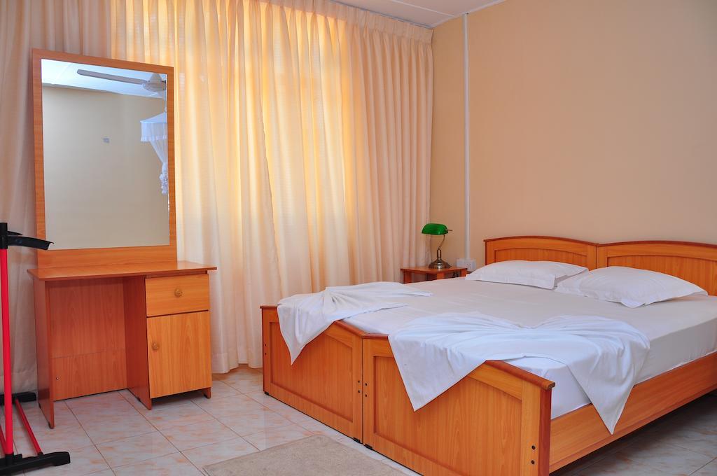Melbourne Tourist Rest Hotel Анурадхапура Стая снимка