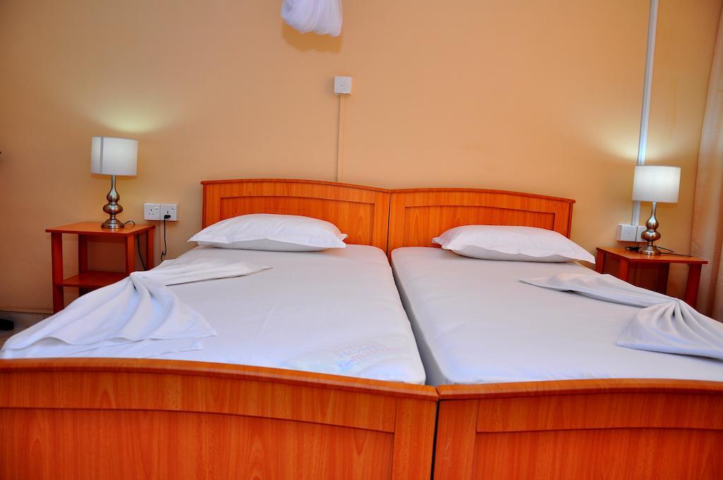 Melbourne Tourist Rest Hotel Анурадхапура Стая снимка