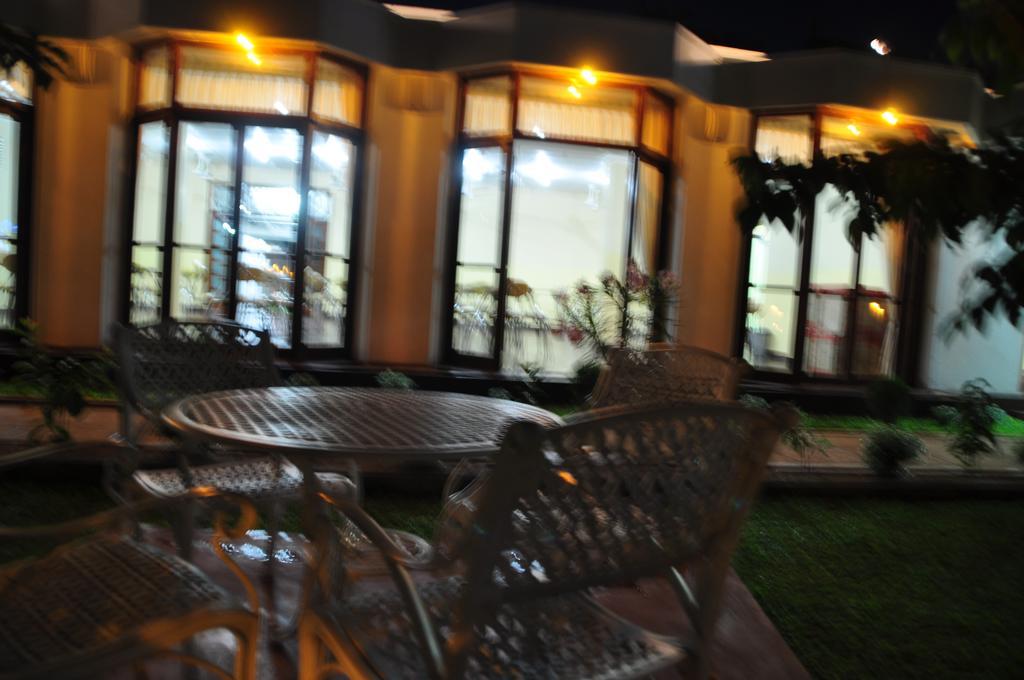 Melbourne Tourist Rest Hotel Анурадхапура Екстериор снимка