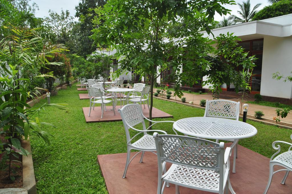 Melbourne Tourist Rest Hotel Анурадхапура Екстериор снимка